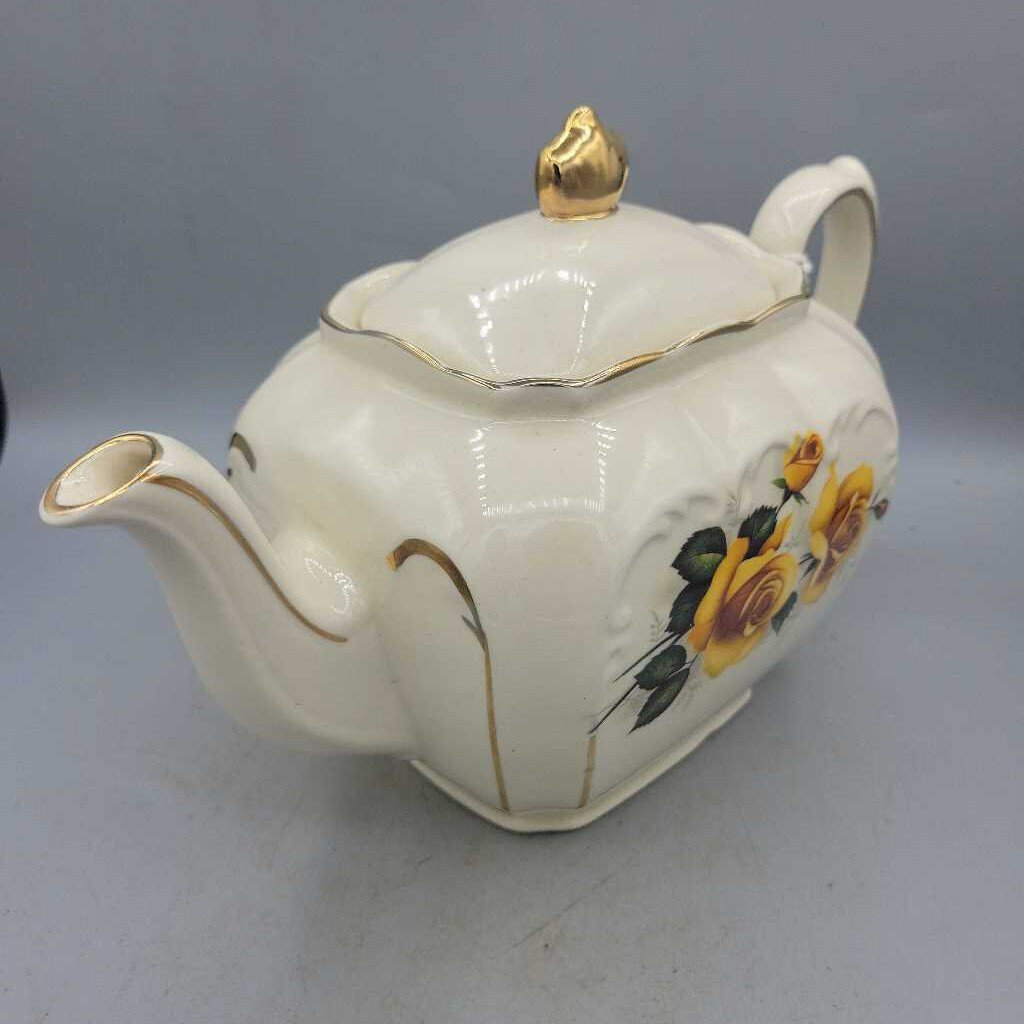 Sadler Teapot, Yellow Roses 1769