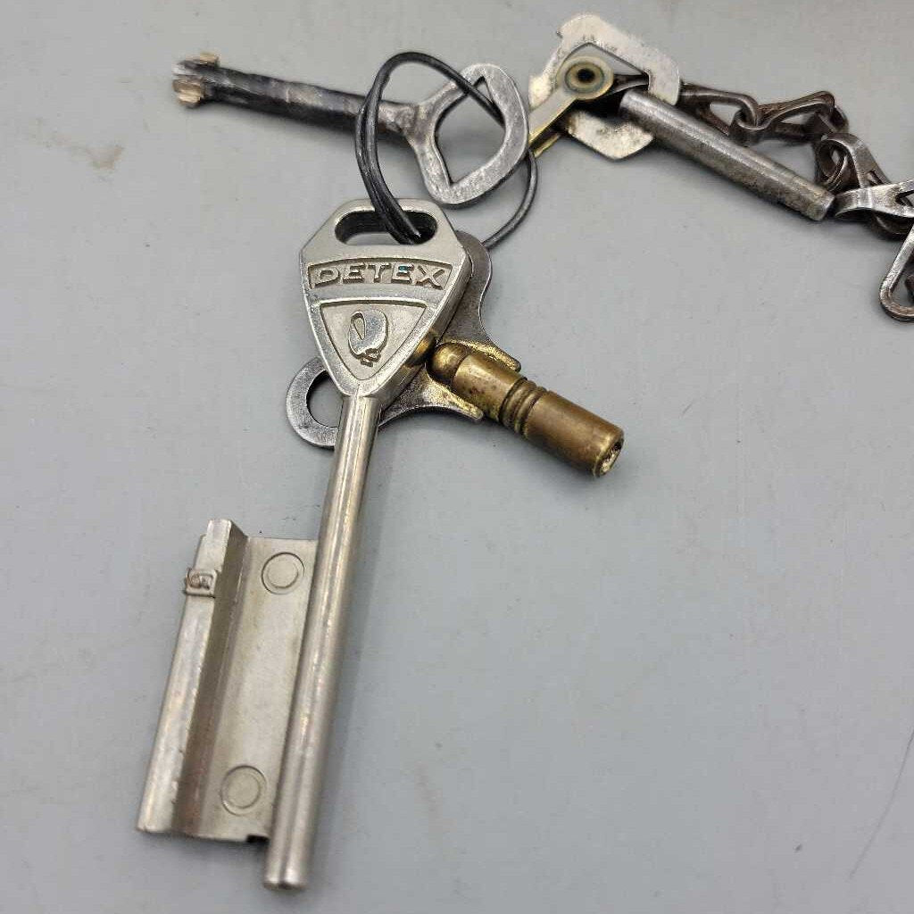 Watch Clock Key Watchman's Clock Complete With Keys (JL)