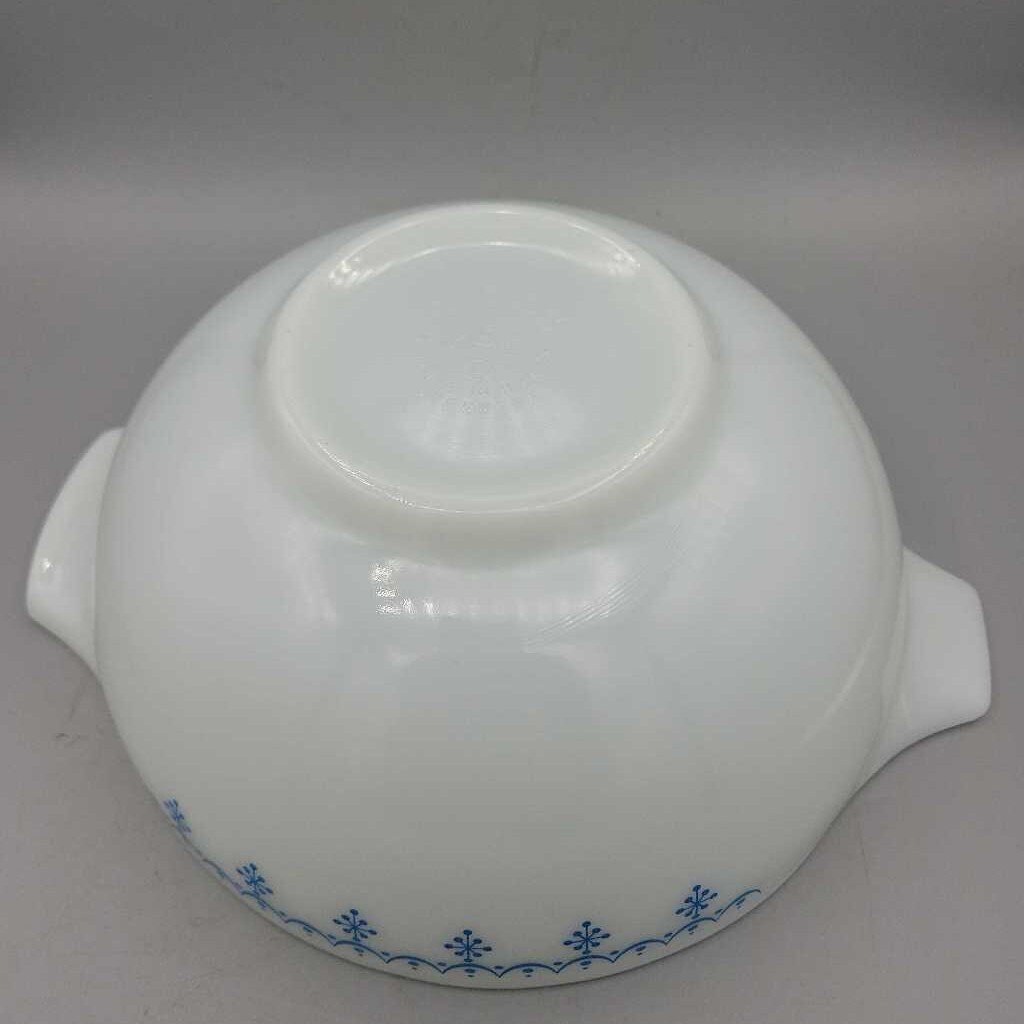 Pyrex Bowl Snowflake (TRE) #443