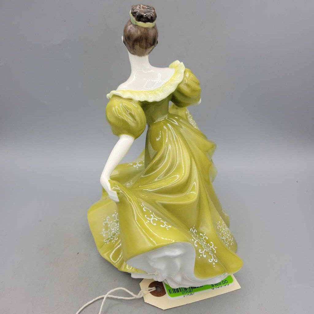 Royal Doulton HN 2392 Lynne 1970 (GEC)