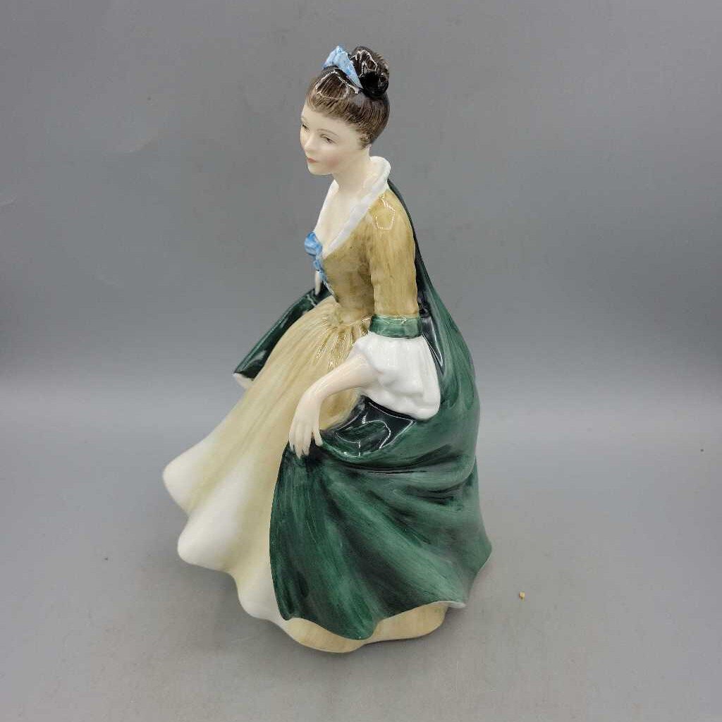 Royal Doulton HN 2264 Elegance 1960 (GEC)
