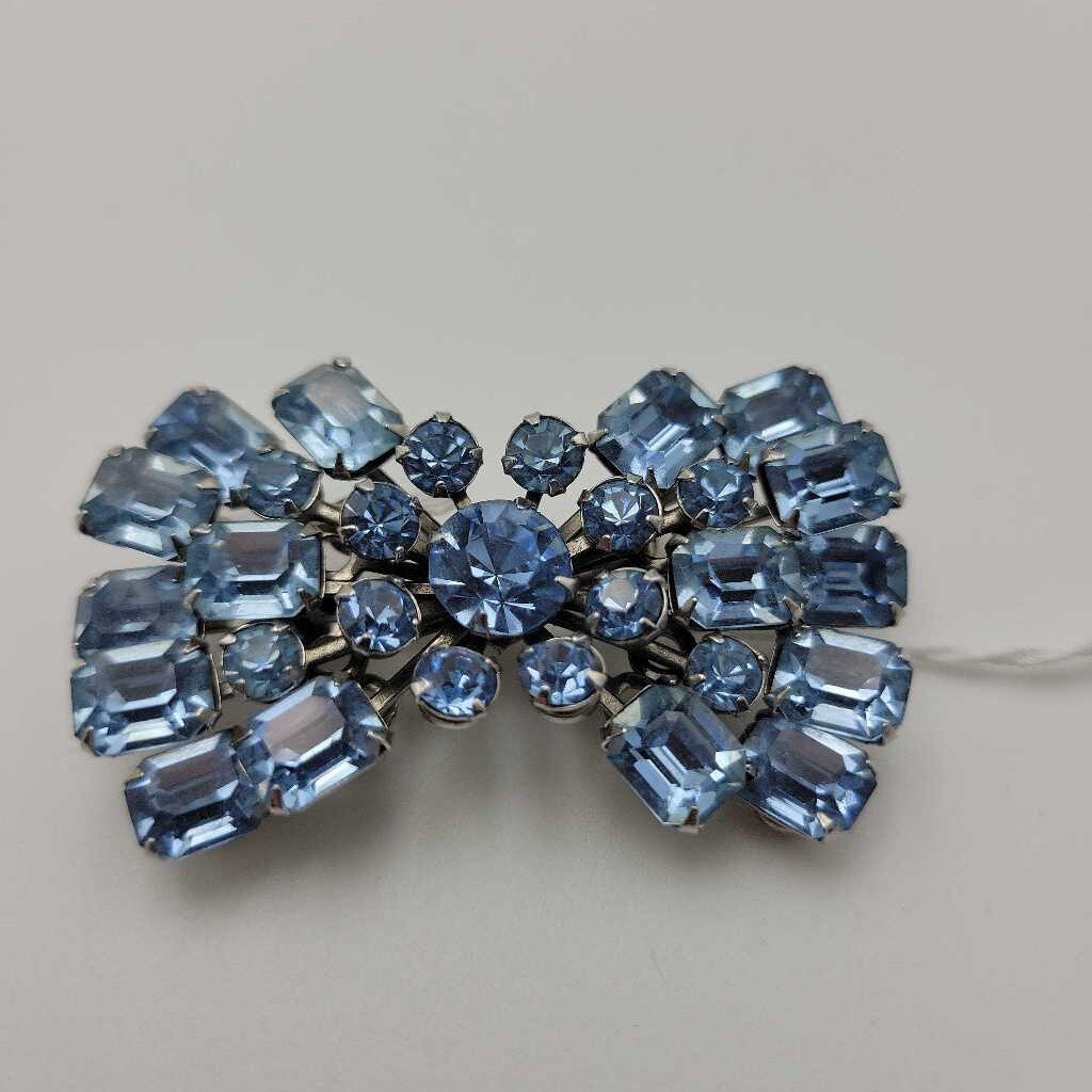 Cute 1960-70s Rhinestone Bow Brooch - VT #6816