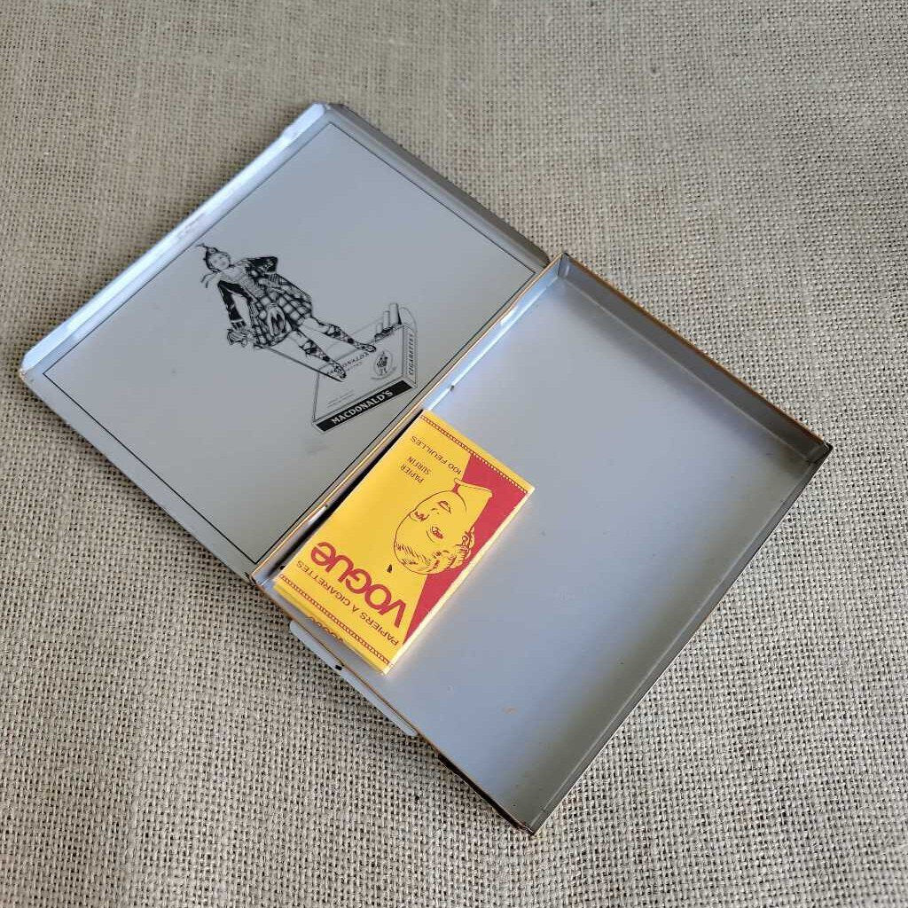 Macdonald's Tobacco Flat 50 tin (DR)