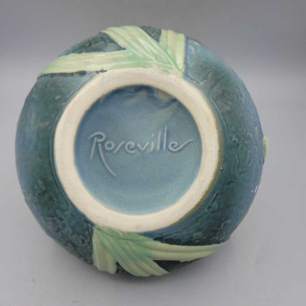 Roseville pottery (NUR)