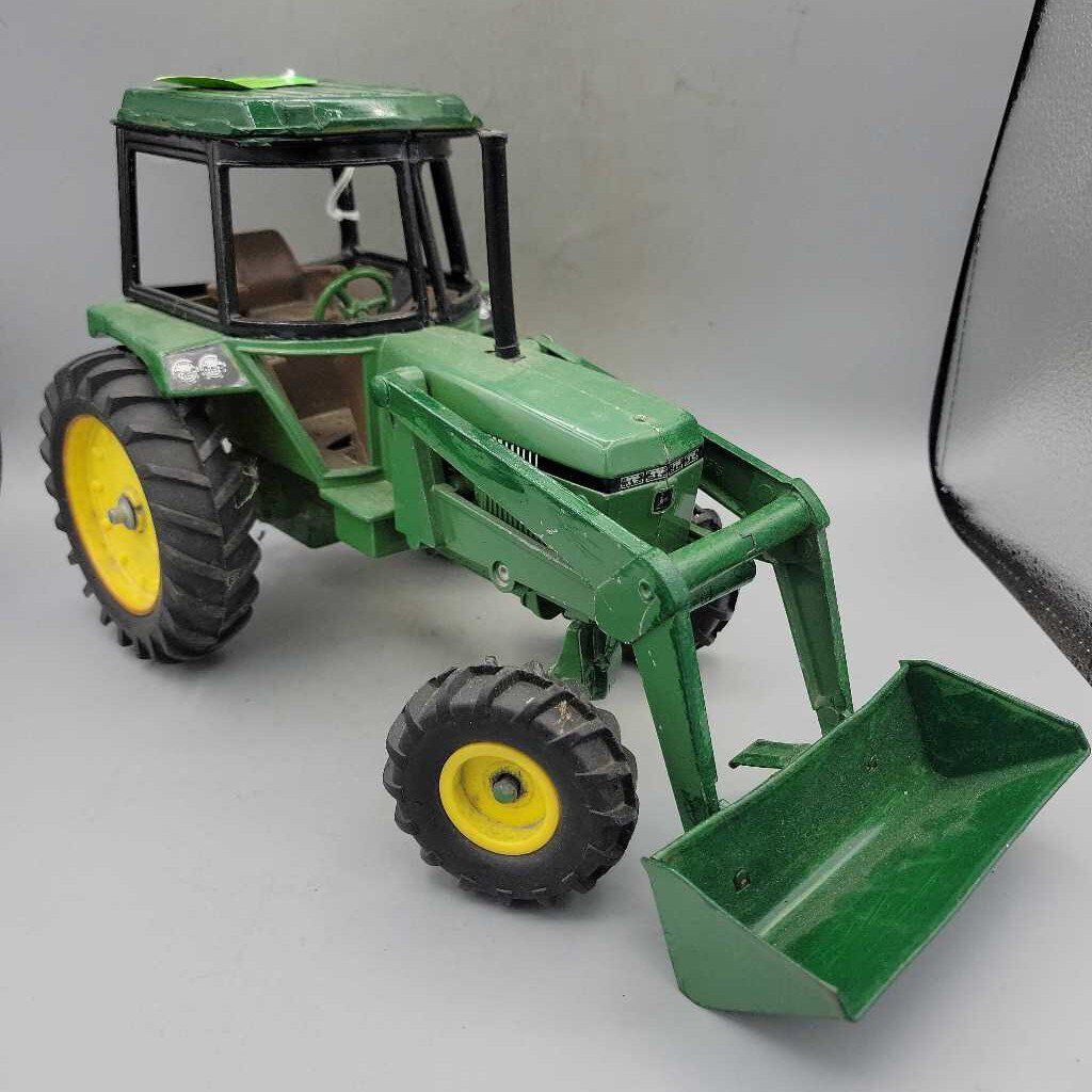 John Deere Loader Tractor Ertl (RAE)