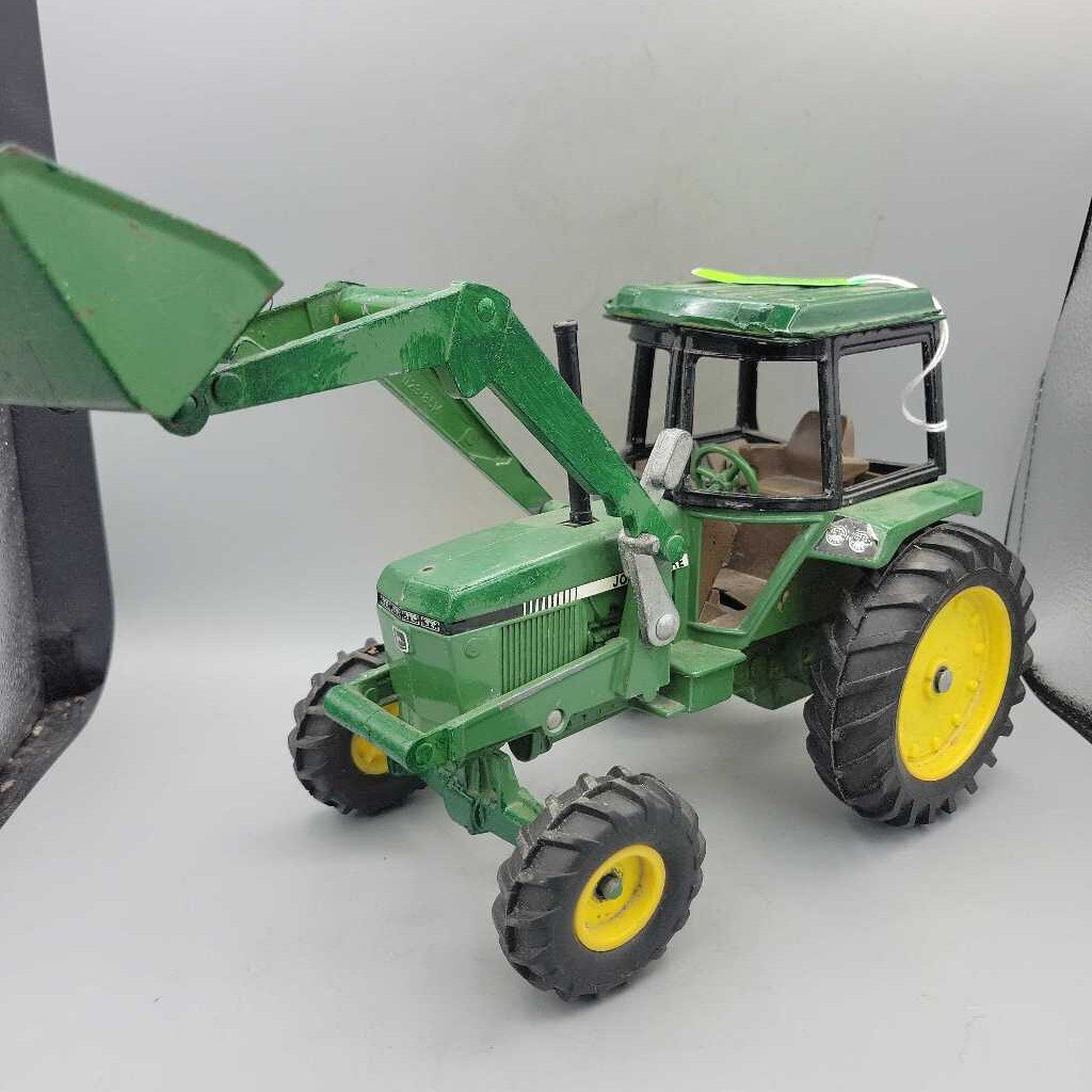 John Deere Loader Tractor Ertl (RAE)