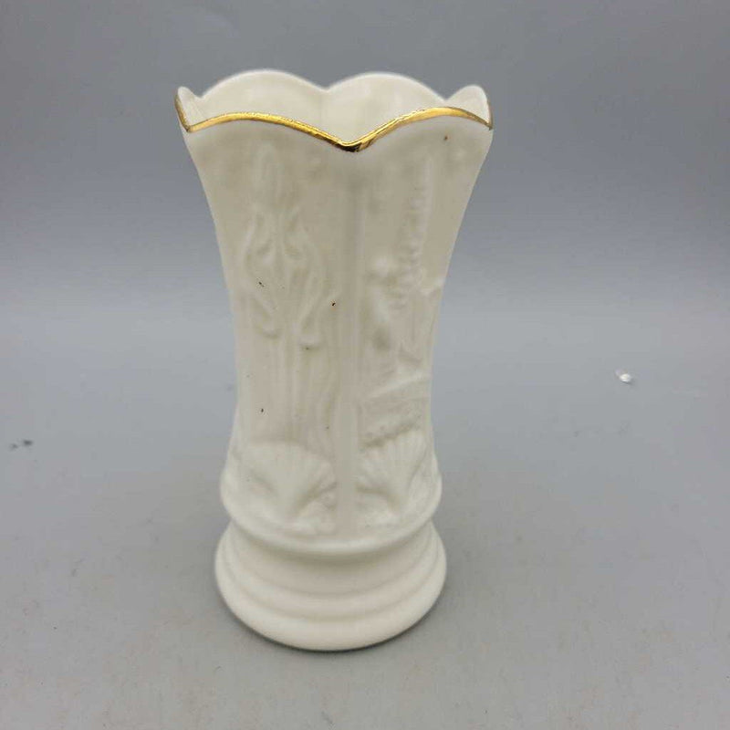 Belleek visitor's vase (LIND) P1024