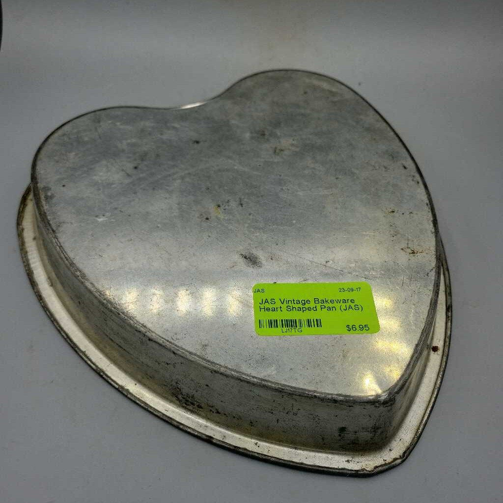 Vintage Bakeware Heart Shaped Pan (JAS)