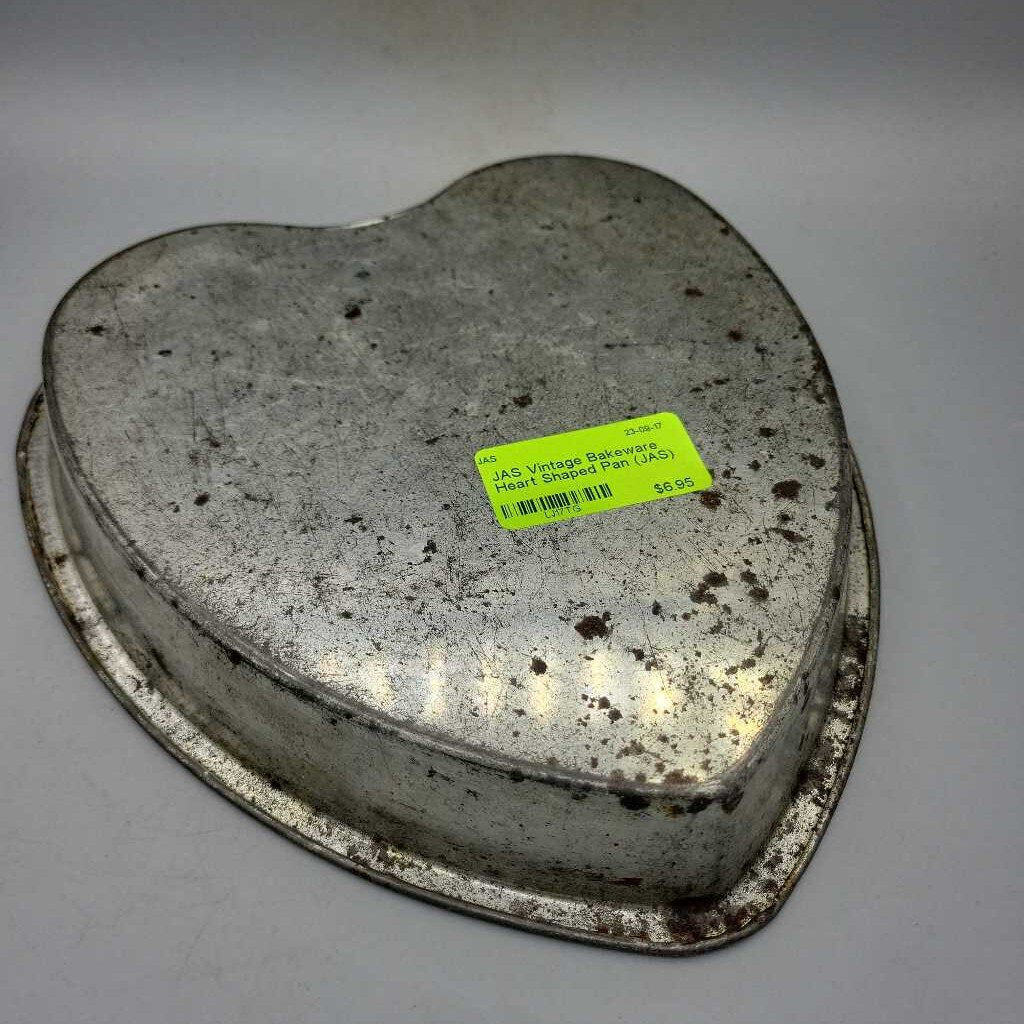 Vintage Bakeware Heart Shaped Pan (JAS)