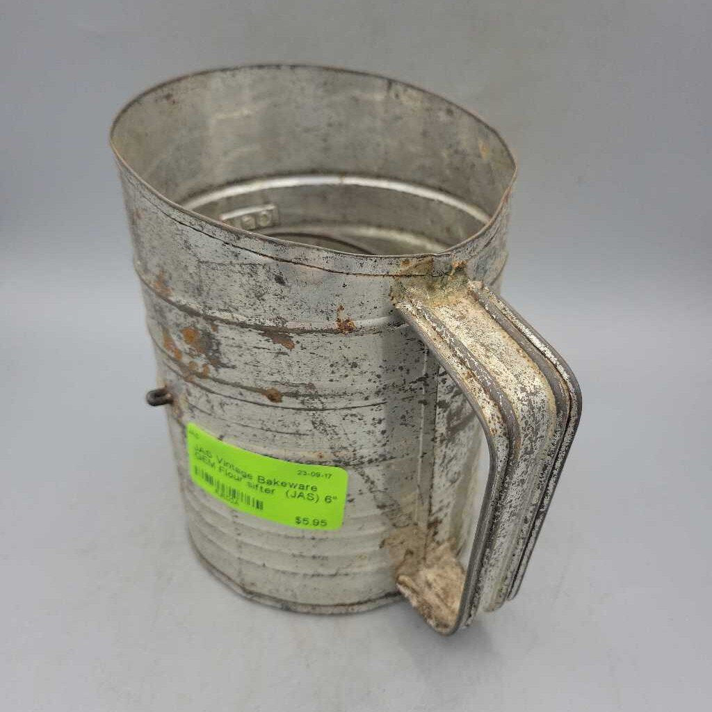 Vintage Bakeware GEM Flour sifter (JAS)