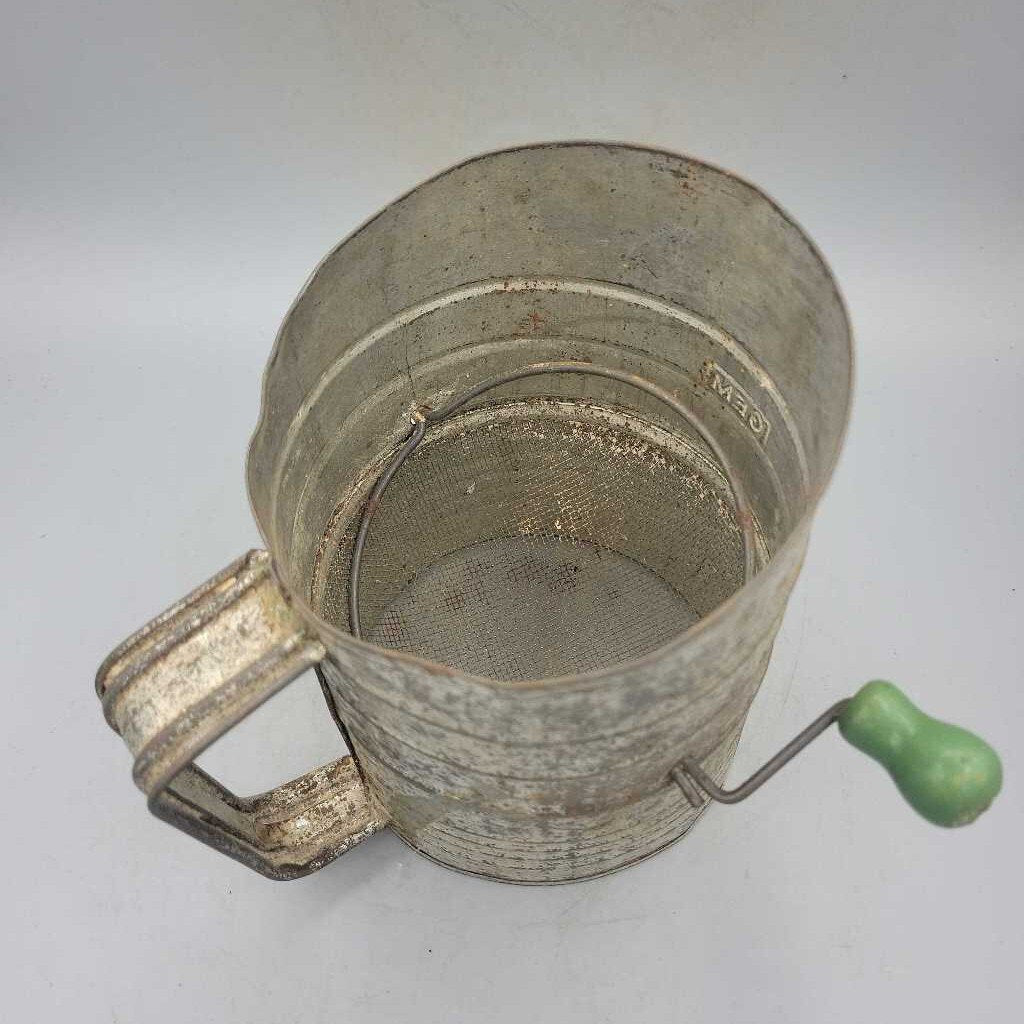 Vintage Bakeware GEM Flour sifter (JAS)