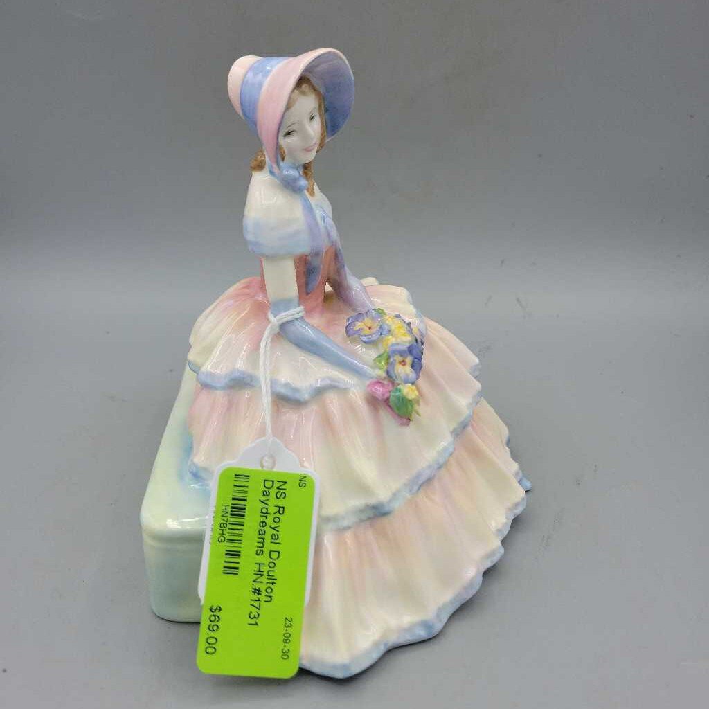 Royal Doulton Daydreams HN.#1731 (NS) 3224