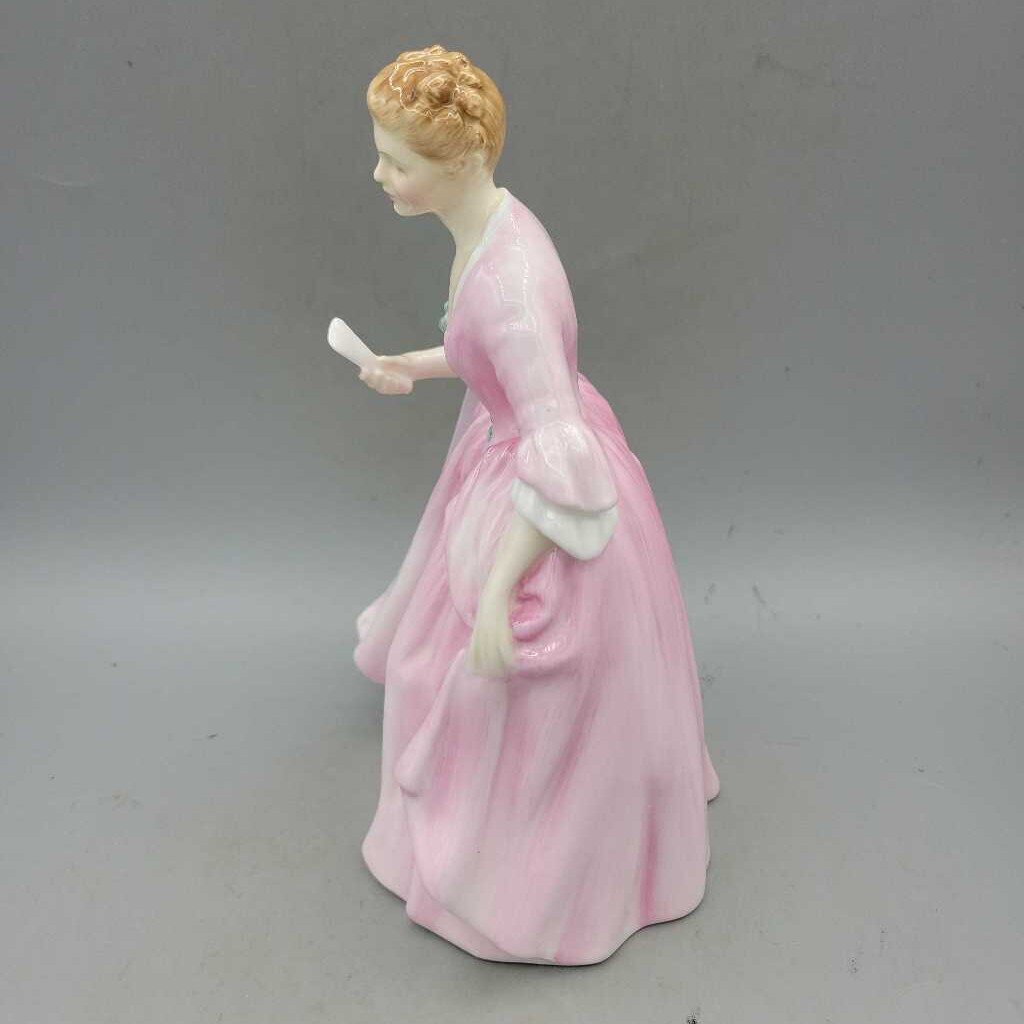 Royal Doulton A Hostess of Williamsburg HN#2209 (NS) 3224