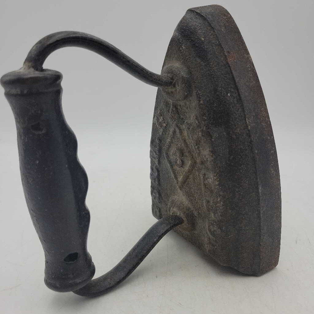 Antique Cast Iron Sad Iron (SR)