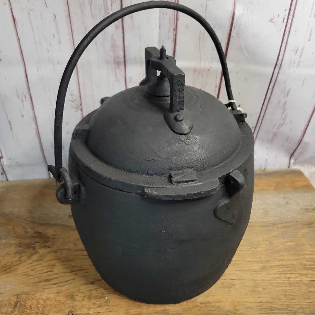 Cast Iron 6 Qt Pressure Cooker (YVO) 312