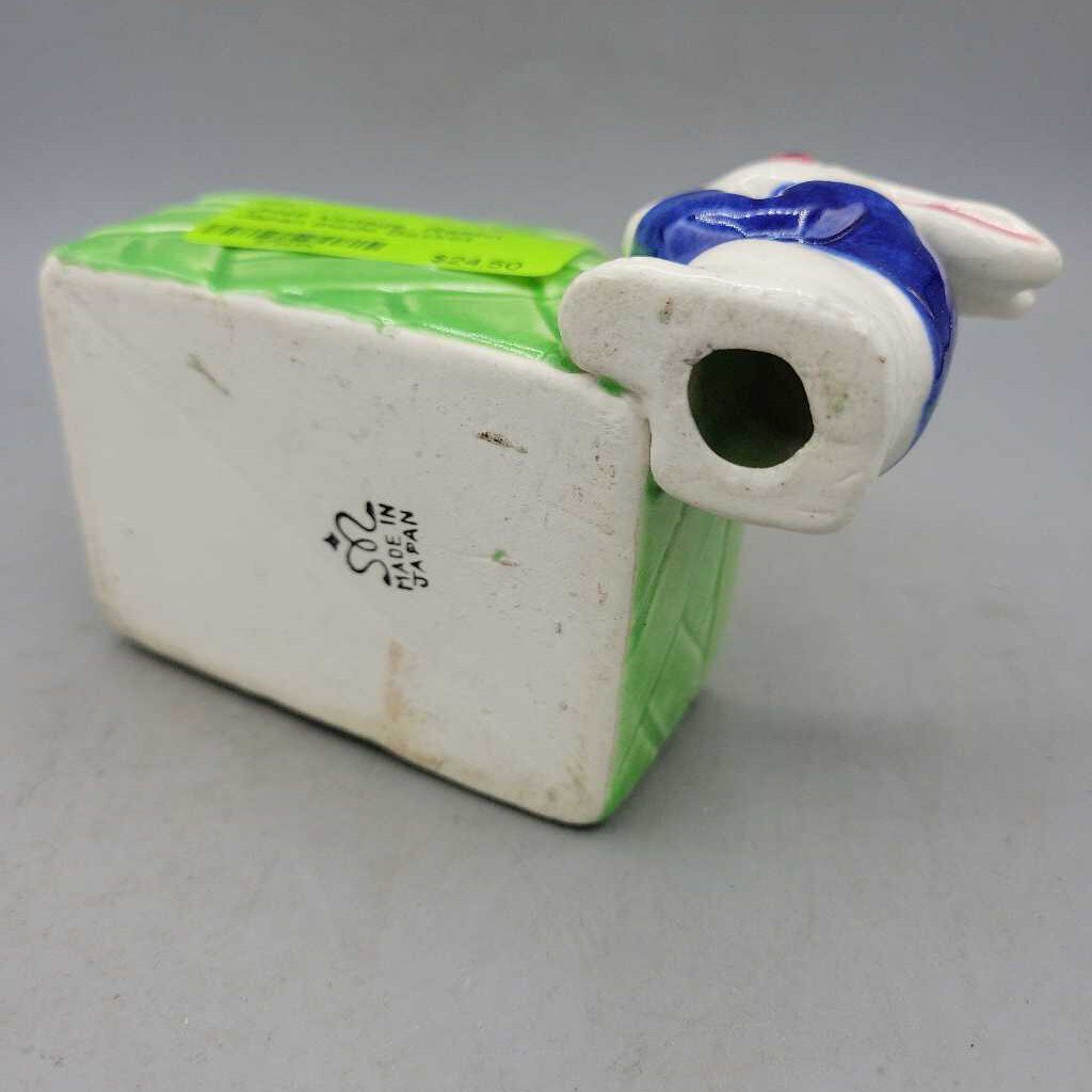 Vintage Rabbit Japan made Basket (JH49)