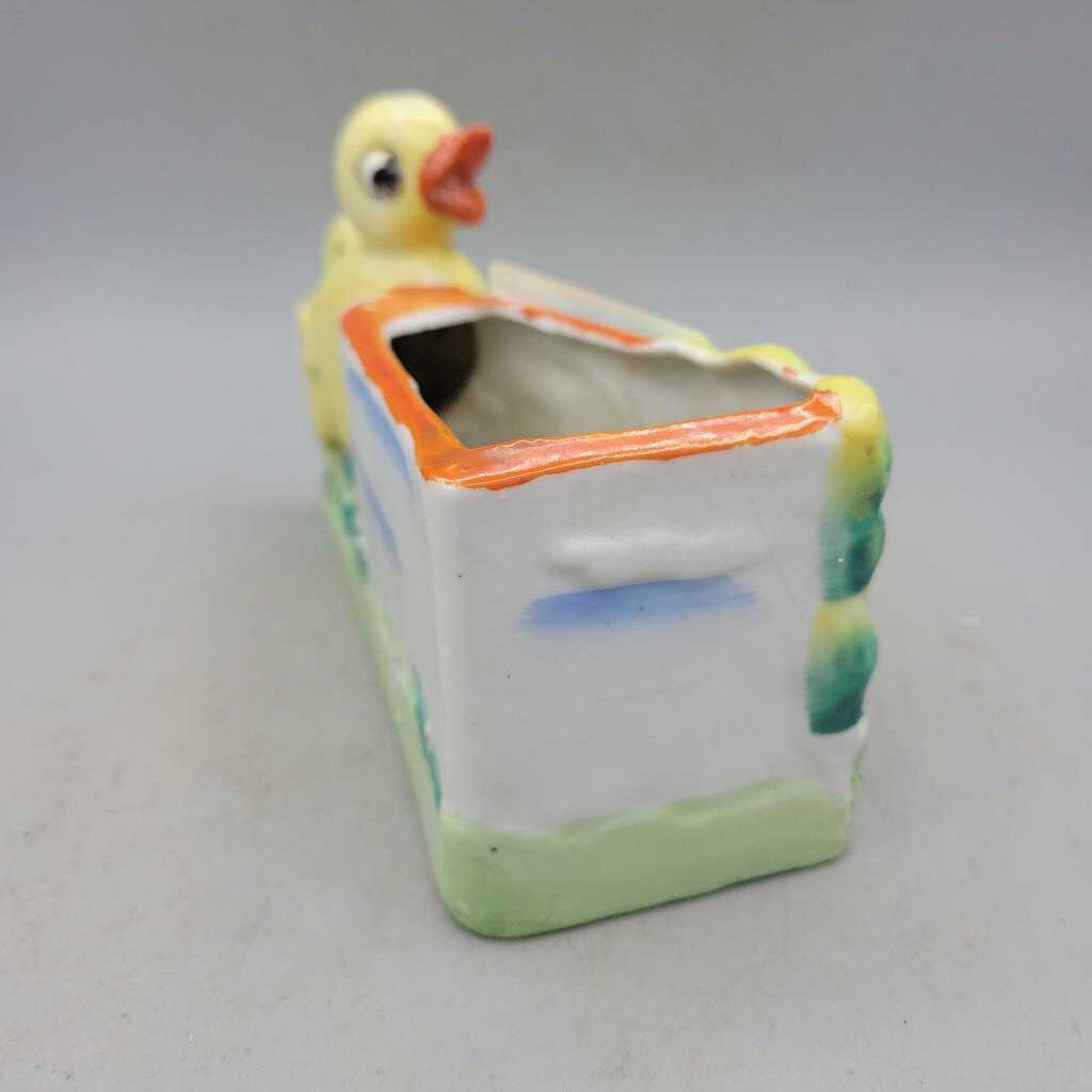 Vintage Chicks Japan made Planter (JH49)