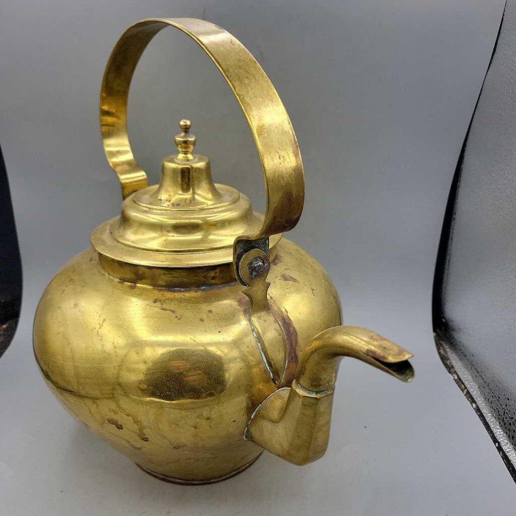 Large Antique Brass Teapot (NUR)