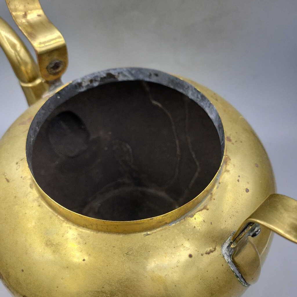 Large Antique Brass Teapot (NUR)