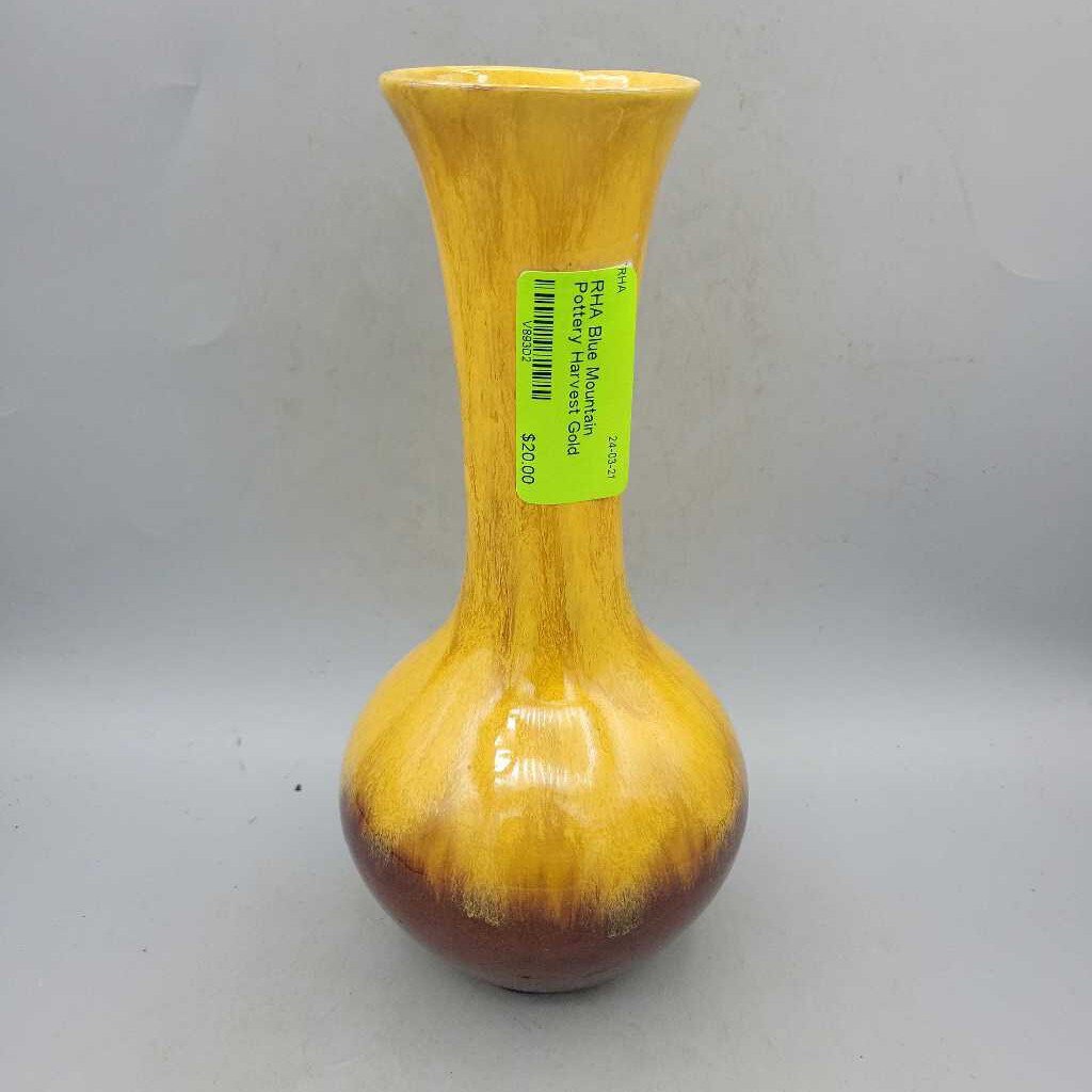 Blue Mountain Pottery Harvest Gold Vase (RHA)