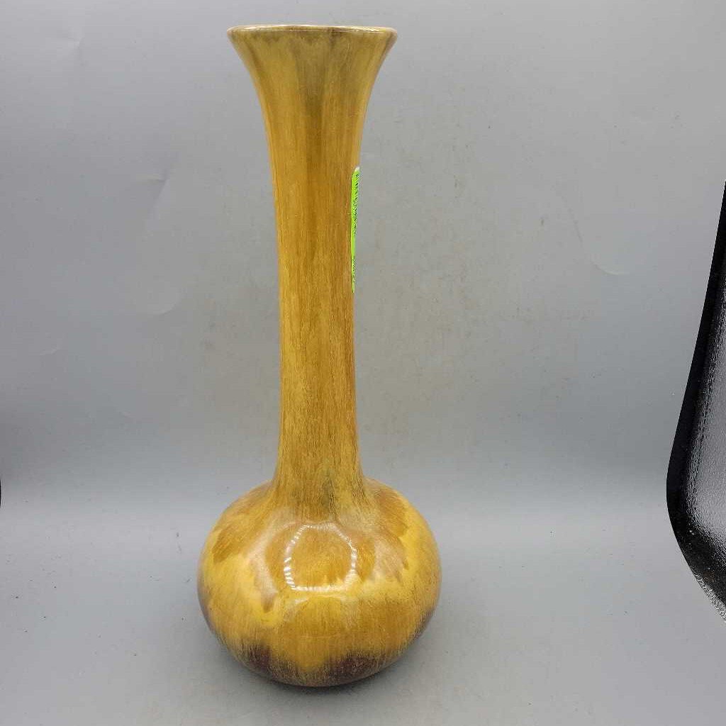 Blue Mountain Pottery Gold Vase (RHA)