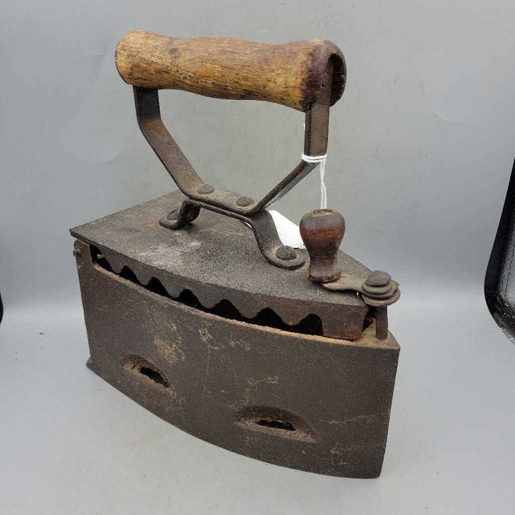 Antique Coal Heated Iron (Jef)