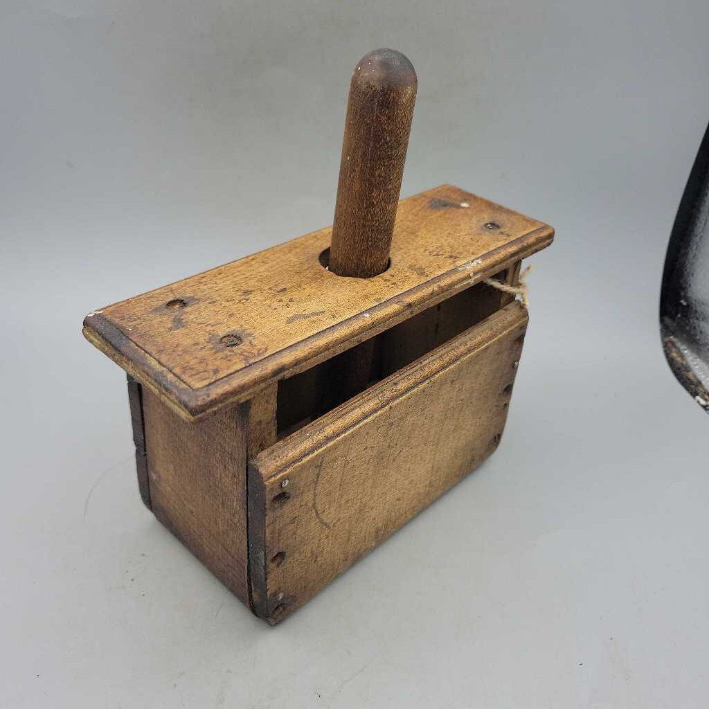 antique butter press (GBZ)