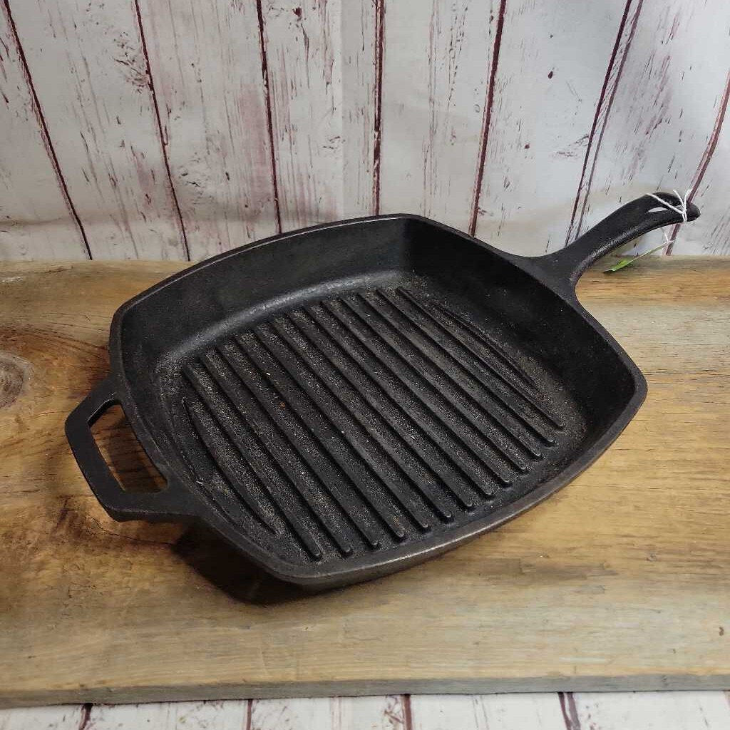 Lodge Cast Iron Skillet (YVO) (404)