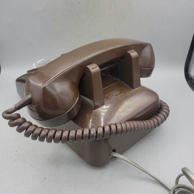 Brown Retro Telephone (SJ)