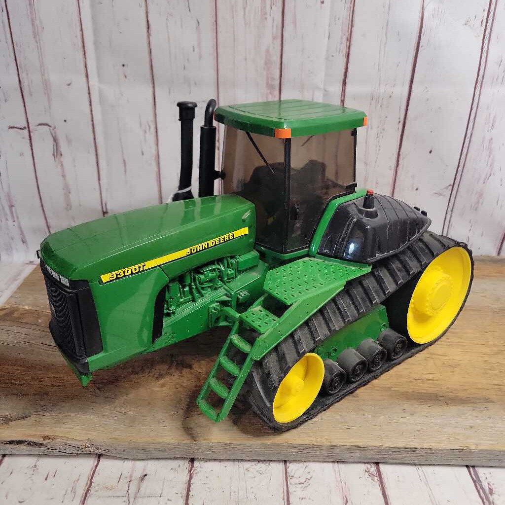 John Deere 9300 T Tractor With Tracks (RAE)