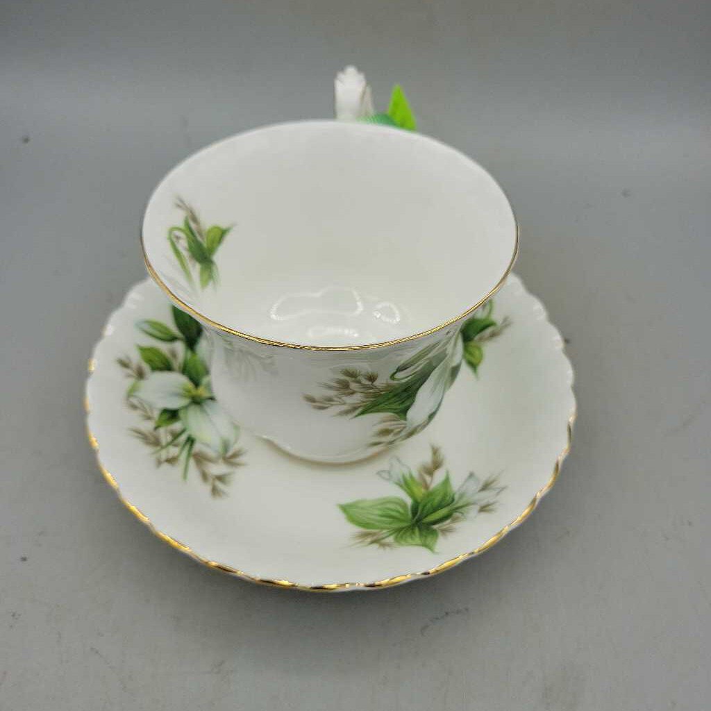 Royal Albert Cup and Saucer Trillium (TRE)