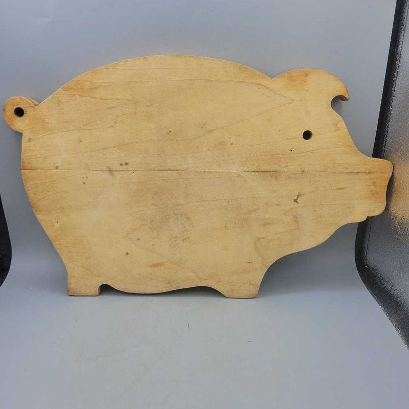 Wooden Piggy Cutting Board (JAS)