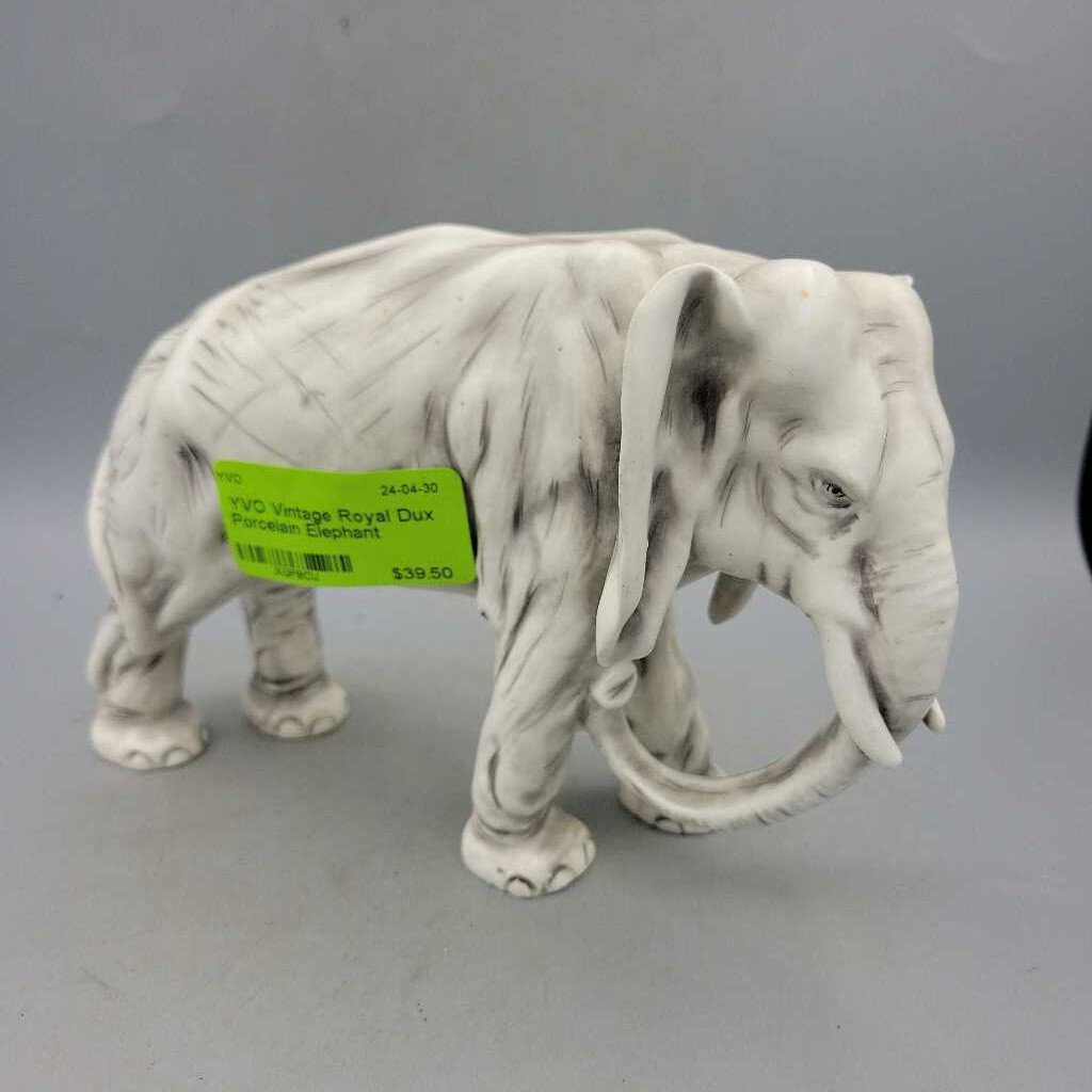 Vintage Royal Dux Porcelain Elephant as/is (YVO) (404)