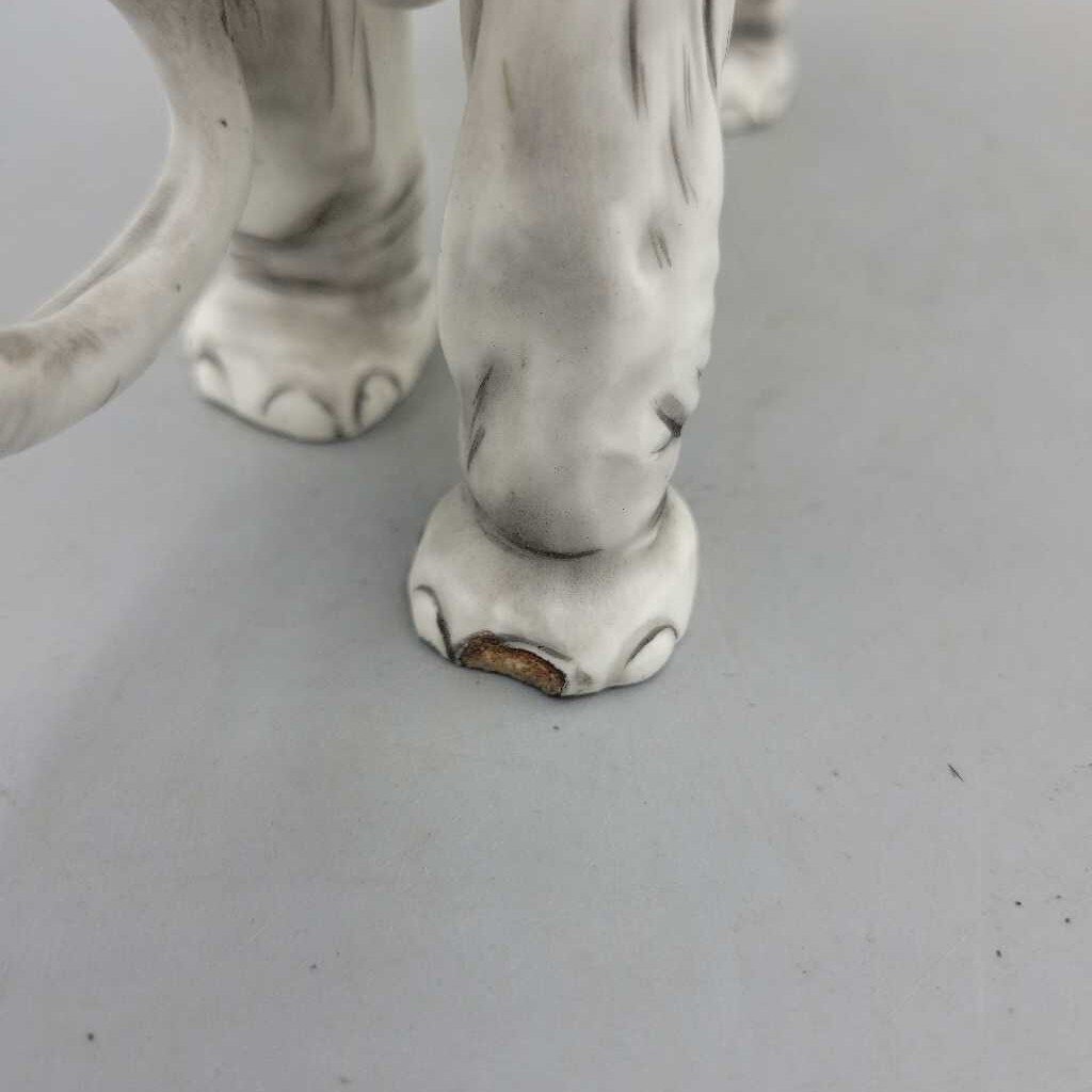 Vintage Royal Dux Porcelain Elephant as/is (YVO) (404)