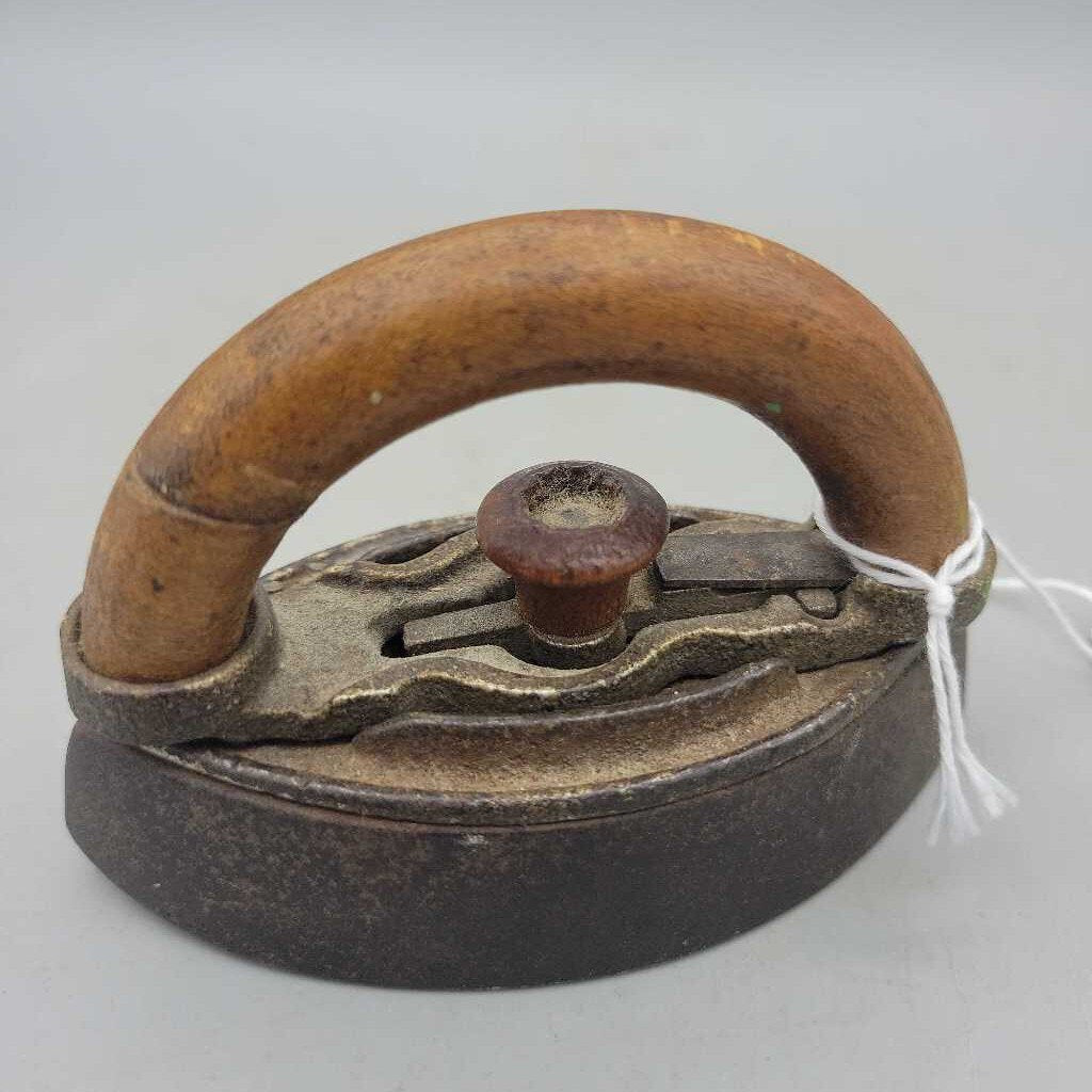 Miniature Antique Iron (Jef)