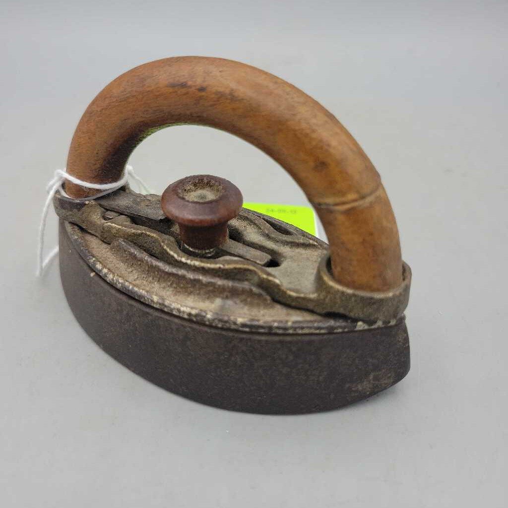 Miniature Antique Iron (Jef)