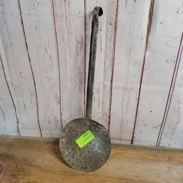 Antique metal skimmer (JAS)