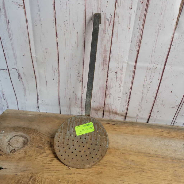 Antique metal skimmer (JAS)