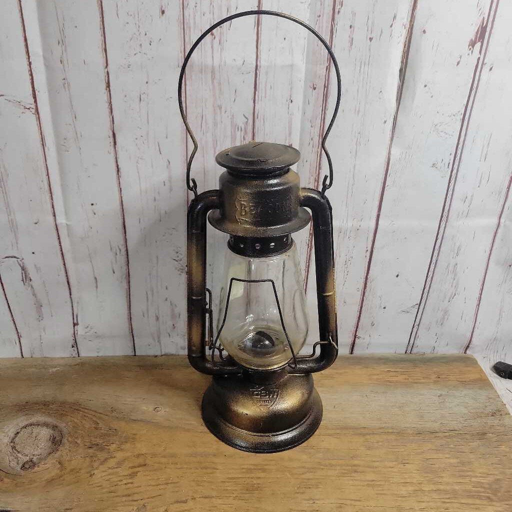 Antique Barn Lantern (JAS)