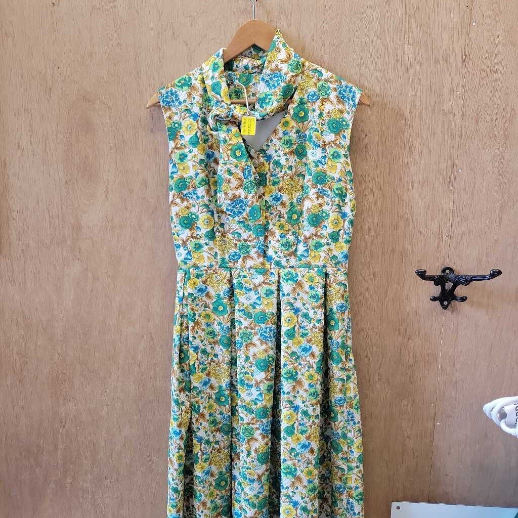 Vintage Handmade Green Floral Dress SR (NUR)