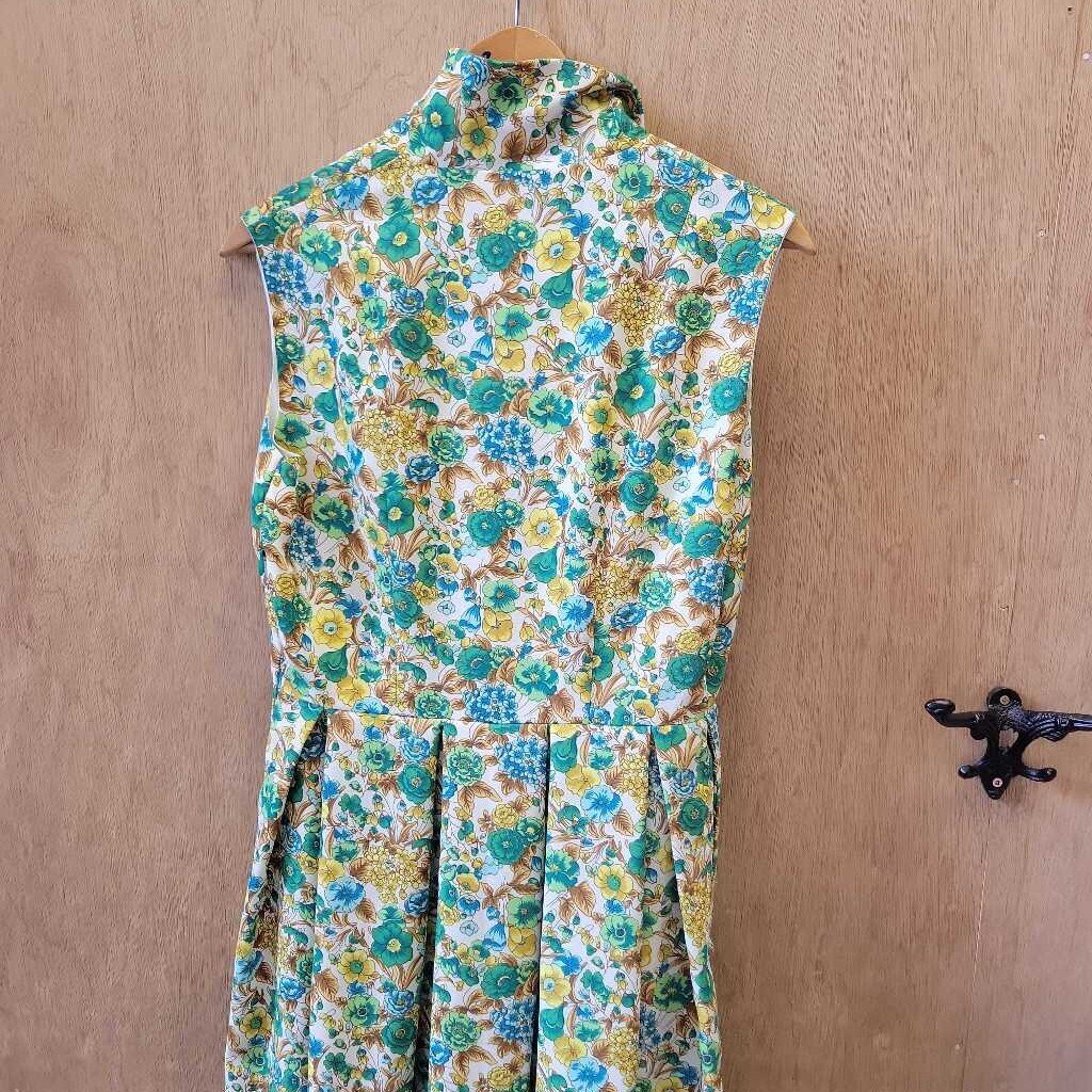 Vintage Handmade Green Floral Dress SR (NUR)