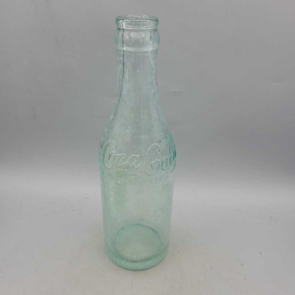 Coca Cola Coke Straight Sided Canadian Soda Pop bottle (JAS)