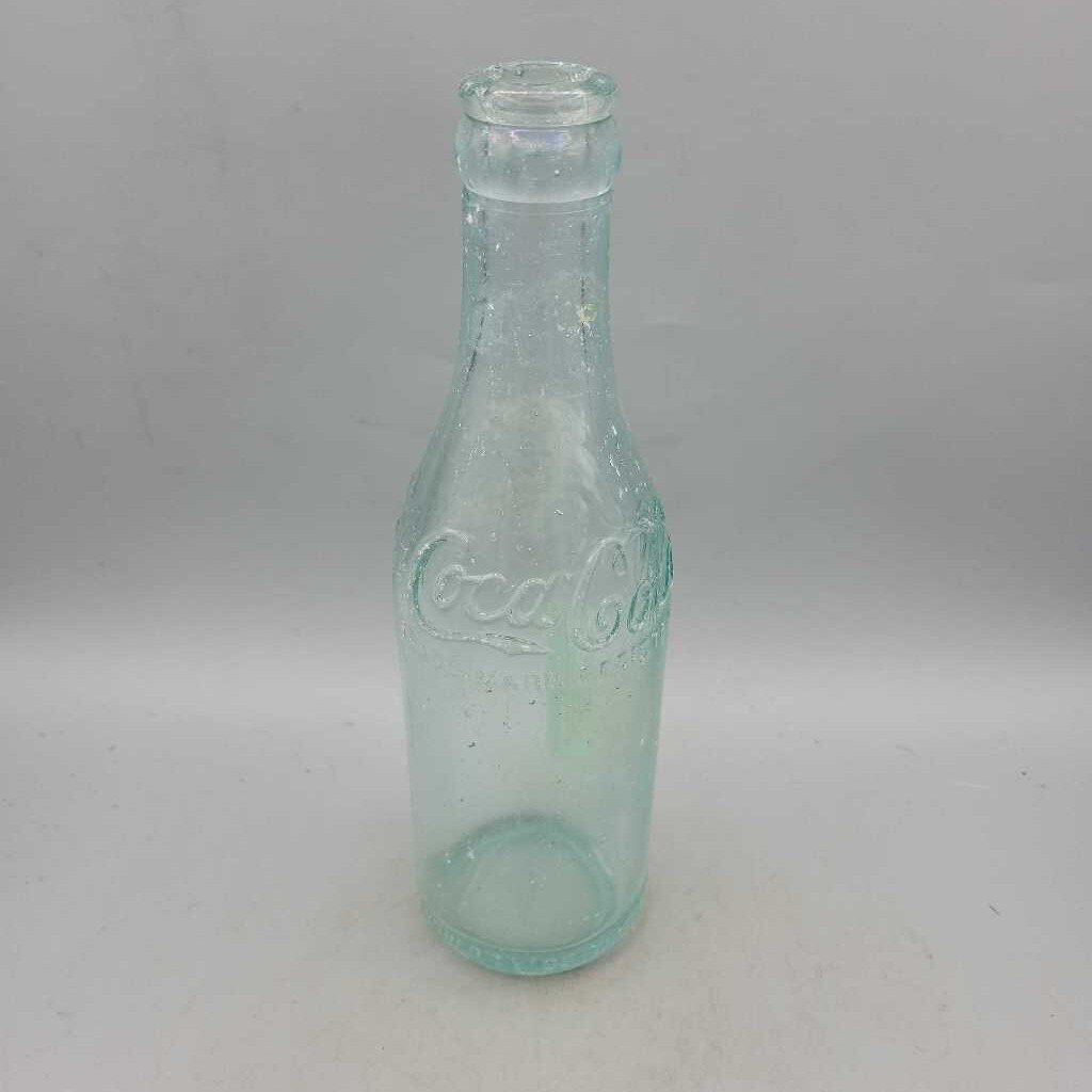 Coca Cola Coke Straight Sided Canadian Soda Pop bottle (JAS)