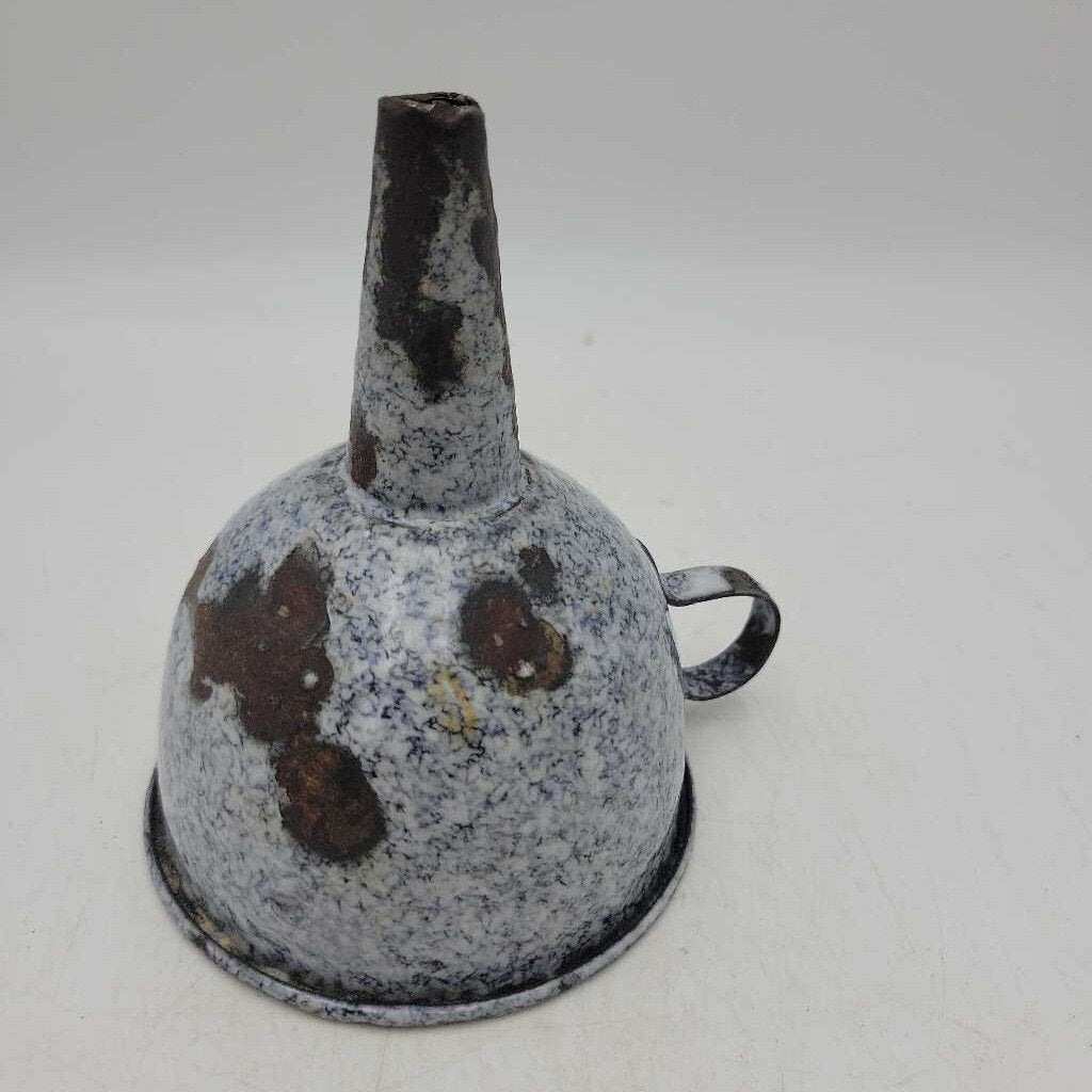 Antique Funnel (DR)
