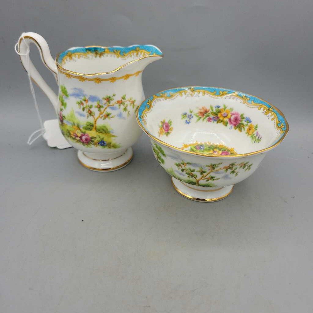 Royal Albert Cream and Sugar Chelsea Bird (DEB)