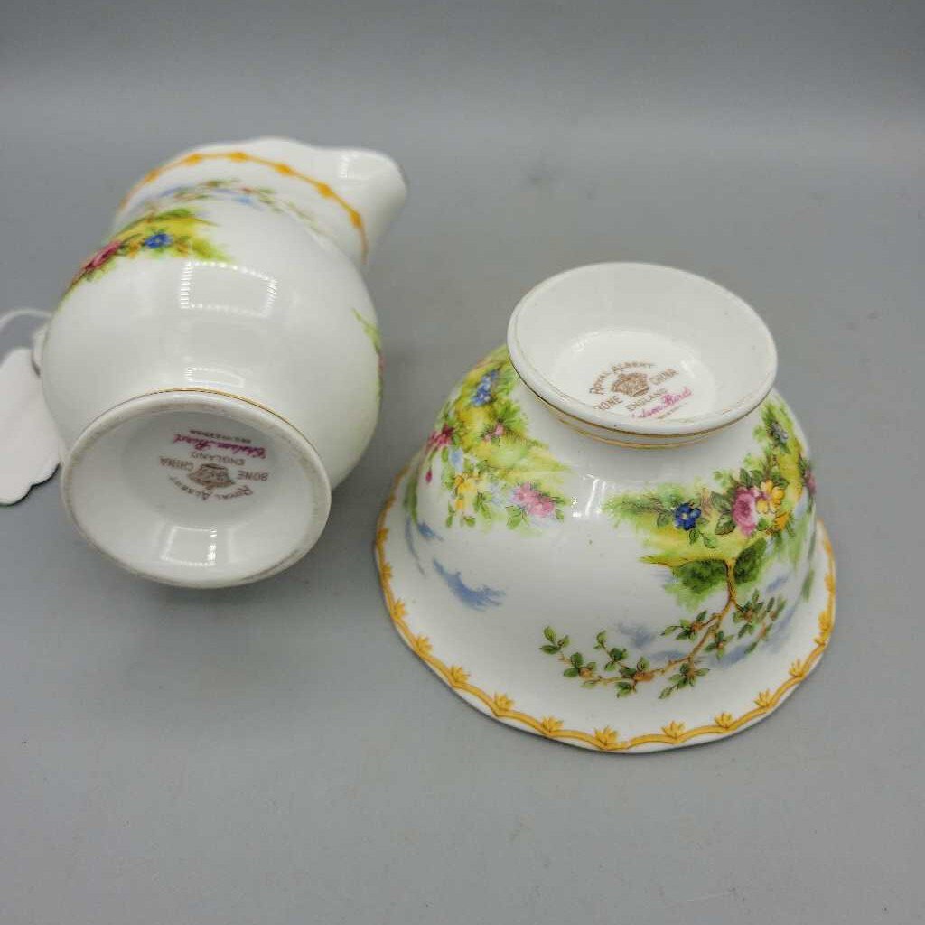 Royal Albert Cream and Sugar Chelsea Bird (DEB)