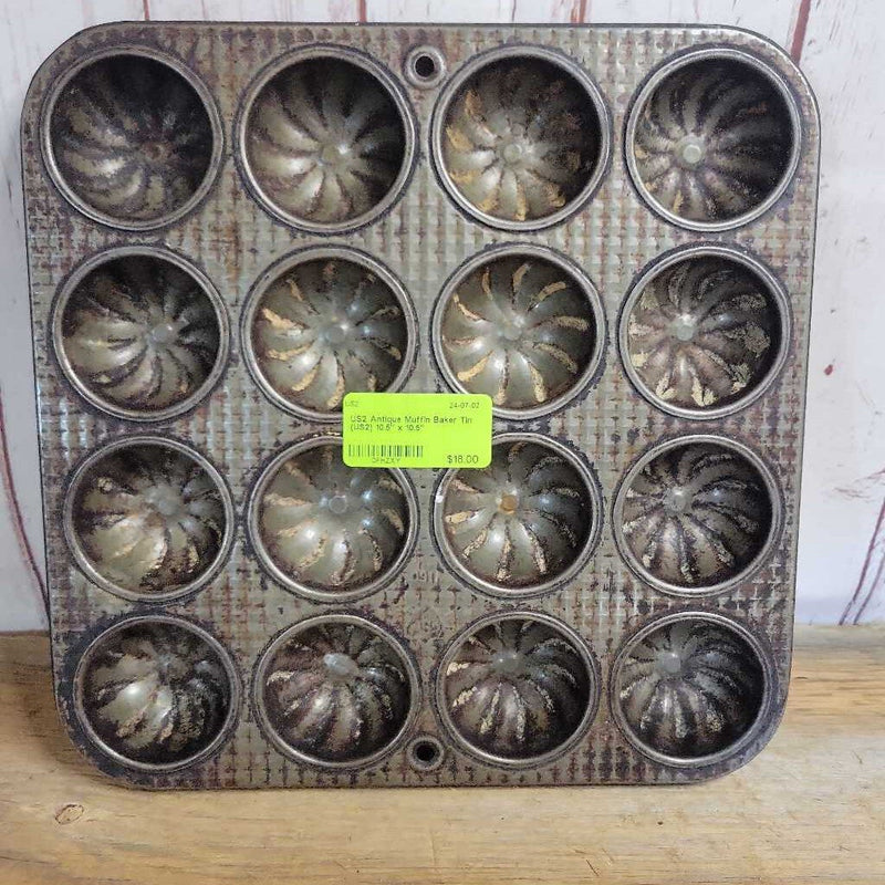 Antique Muffin Baker Tin (US2)