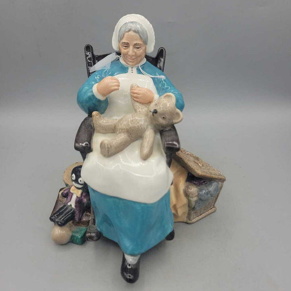 Royal Doulton "Nanny" HN 2221 (NS) #4145