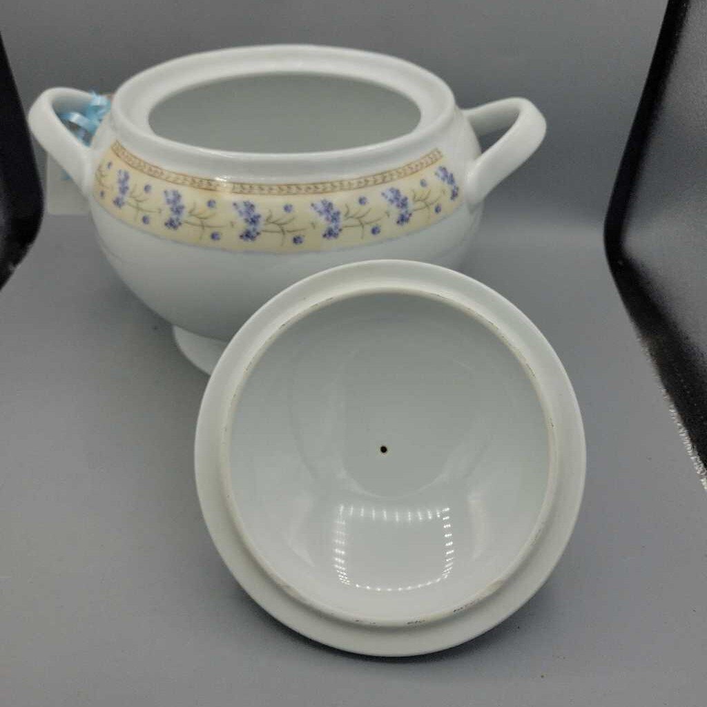 Enchanted Garden Bowl with lid (Tre)