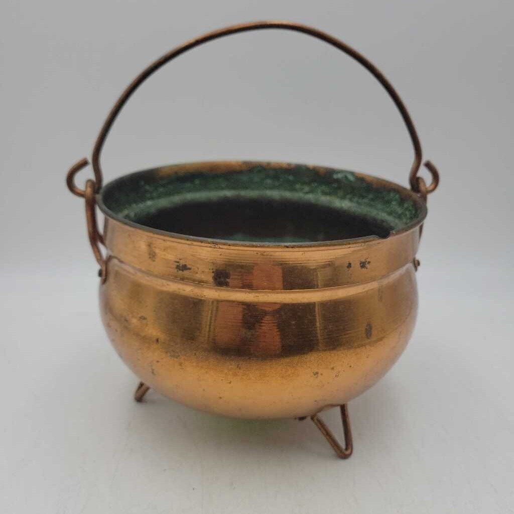 Footed Copper Cauldron w Handle (CM0394)